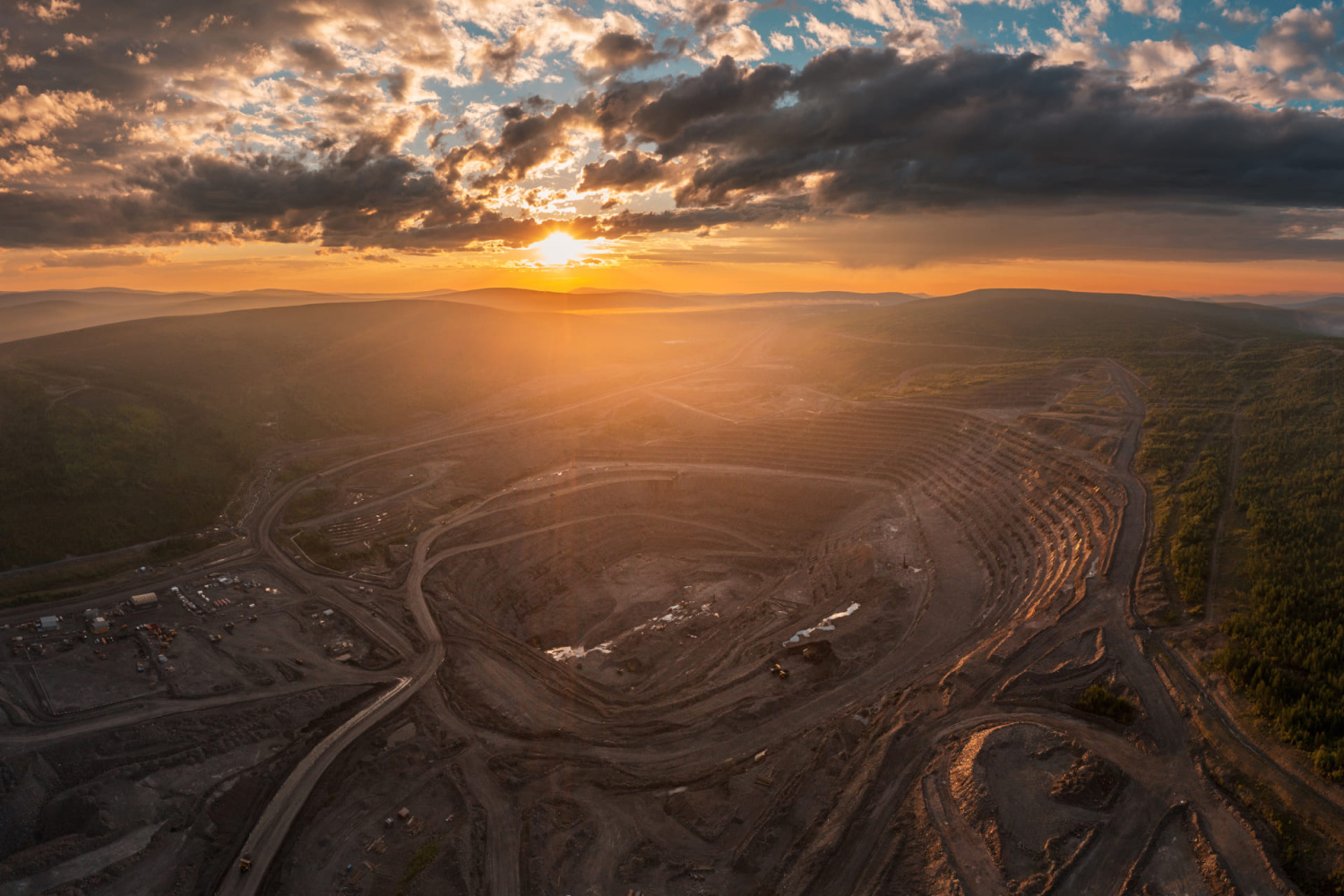 140-тонные БЕЛАЗы станут ключевыми звеньями транспортировки золотоносной руды в Иркутской области 140-тонные БЕЛАЗы станут ключевыми звеньями транспортировки золотоносной руды в Иркутской области