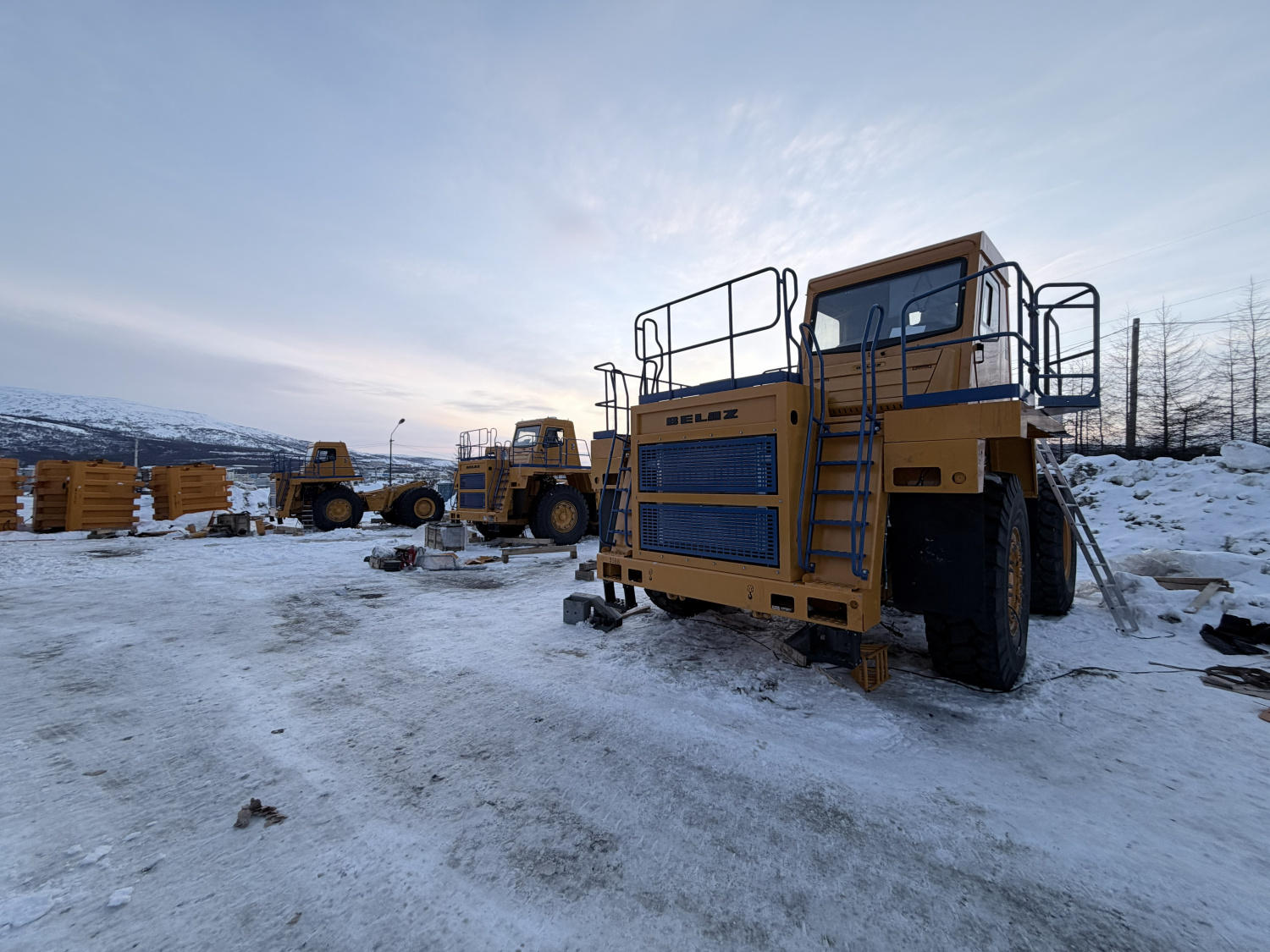 Новая техника БЕЛАЗ поступает на рудник «Тэутэджак» Новая техника БЕЛАЗ поступает на рудник «Тэутэджак»