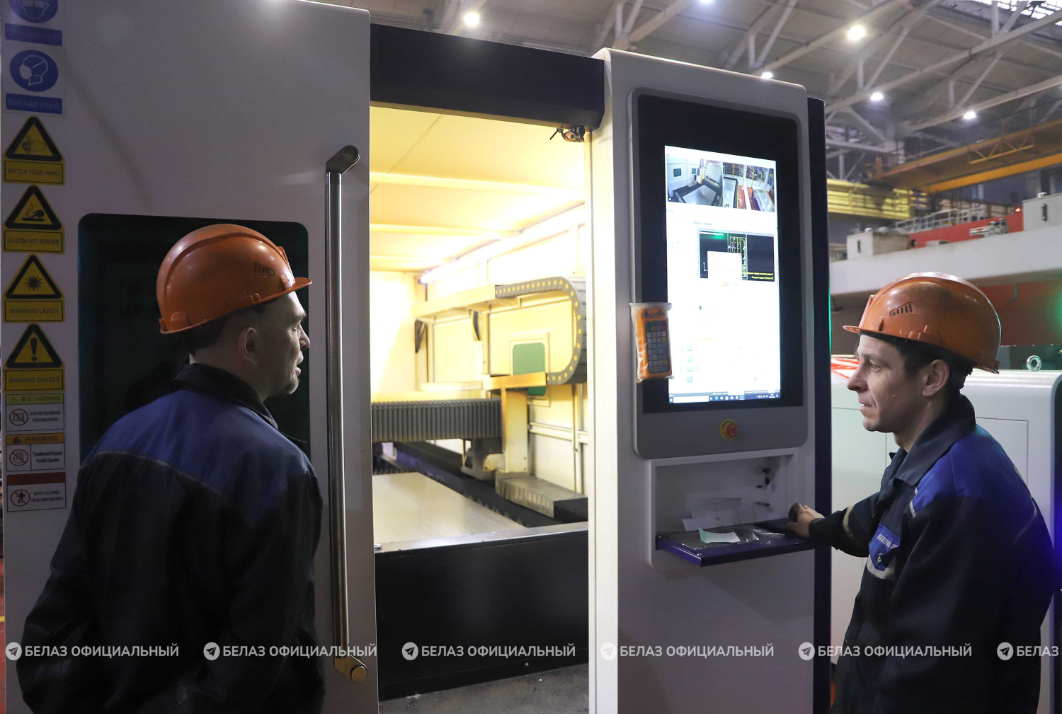 Оптоволоконный лазер: на БЕЛАЗе внедрена технология лазерной резки металла Оптоволоконный лазер: на БЕЛАЗе внедрена технология лазерной резки металла