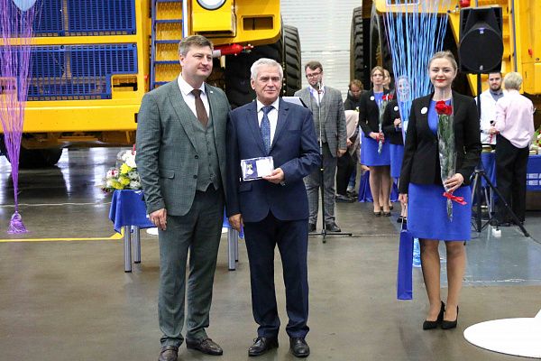 В  этом году день открытых дверей на заводе БЕЛАЗ стал самым массовым.