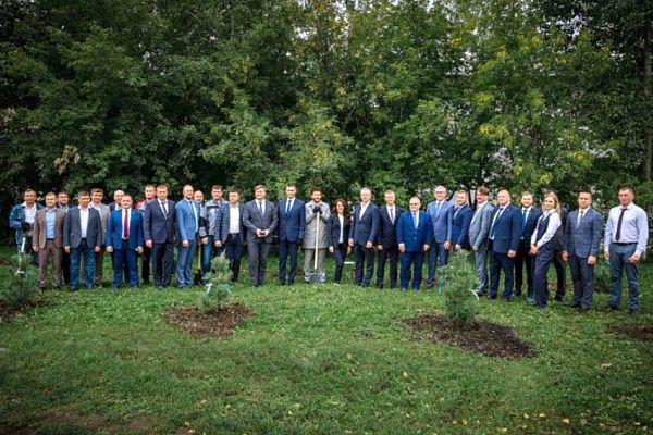 Социальные проекты БЕЛАЗ: аллея кедров и открытие кафе БЕЛАЗ.