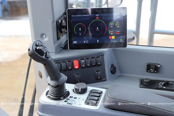 Большие возможности: стартовали заводские испытания нового бульдозера БЕЛАЗ-78542