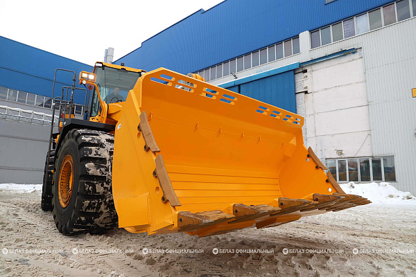 11,5 тонны груза за один подъем ковша: мощная новинка – фронтальный погрузчик БЕЛАЗ-78242 проходит испытания