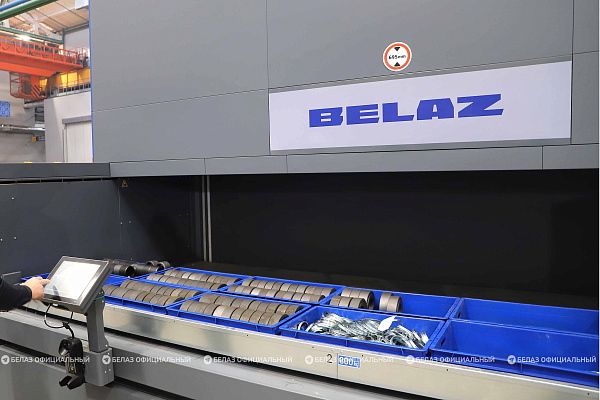 Новые стандарты складской логистики на производстве карьерной техники