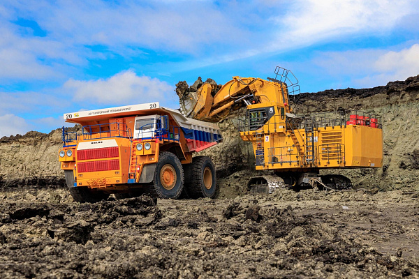 Карьерная техника БЕЛАЗ помогает добиваться максимальных целей горнякам Хакасии и Приморья