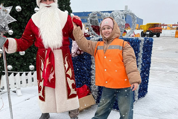 Новогодний БЕЛАЗ: 2400 туристов из пяти стран мира