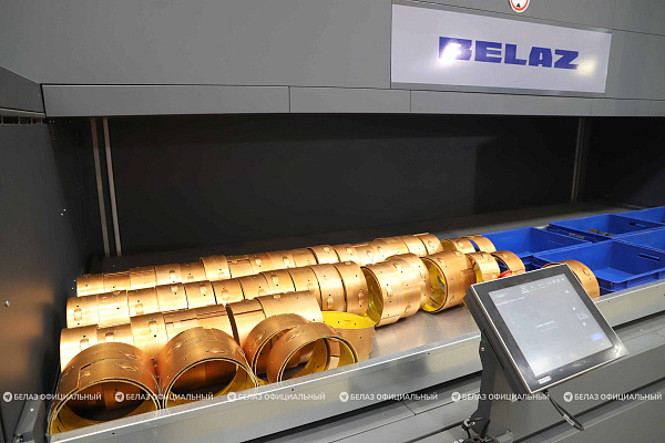 Новые стандарты складской логистики на производстве карьерной техники