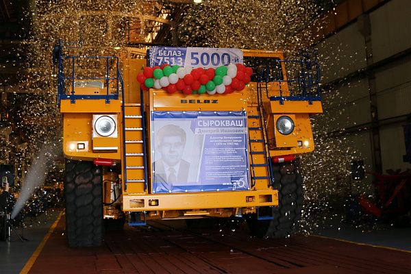 Юбилейное 5000-е шасси 130-тонного карьерного самосвала серии БЕЛАЗ-7513 ждут в Якутии