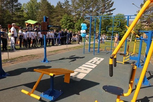 БЕЛАЗ открыл спортивную площадку в Грамотеино (Кемеровская область, Россия)