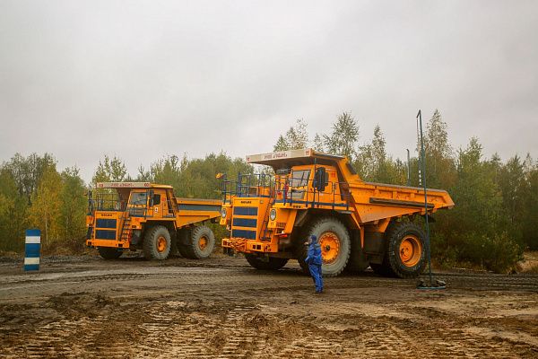 Виртуозное вождение «БЕЛАЗов» на юбилее РУПП «Гранит»