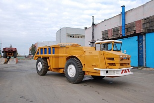 Самосвал шахтный МоАЗ-74052-9586