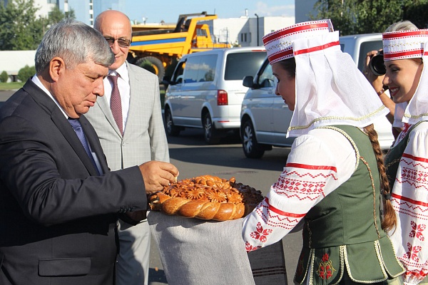 ОАО «БЕЛАЗ» посетила делегация Ташкентской области