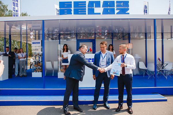 БЕЛАЗ заключил соглашение с УК «Кузбассразрезуголь» о поставке 20 самосвалов новой модели с российским двигателем
