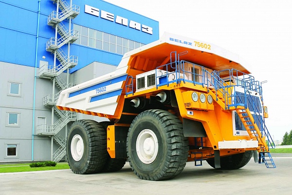 БЕЛАЗ-7560 – карьерный гигант грузоподъемностью 360 тонн