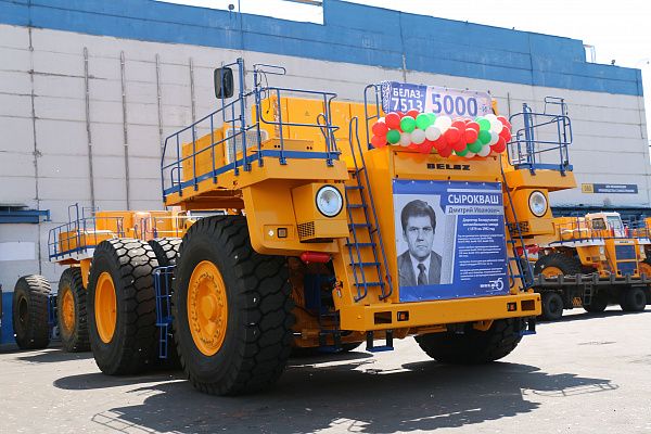Юбилейное 5000-е шасси 130-тонного карьерного самосвала серии БЕЛАЗ-7513 ждут в Якутии